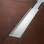 Душовий канал Geberit CleanLine20 Basic 154.452.00.1, сифон з гідрозатвором 30 мм та накладкою 60см із матової нержавіючої сталі, для висоти вирівнювальної стяжки до 65 мм на трапі